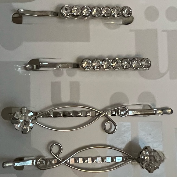 🐳BRAND NEW IN PACKAGE 2 decorative Bobby Pins🐳 - Picture 4 of 5